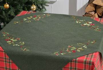 Embroidered holly berry tablecloth green (85x85cm) - Walton & Co 