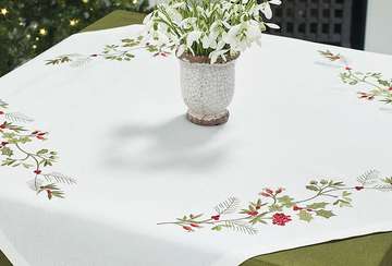 Embroidered holly berry tablecloth white (85x85cm) - Walton & Co 