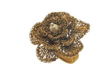 Floral petal napkin ring ant gold (set of 4) - Walton & Co 