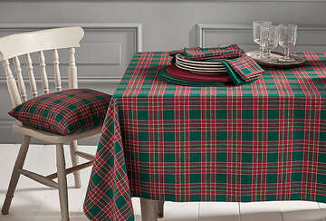 Festive tartan tablecloth green (130x230cm) - Walton & Co 