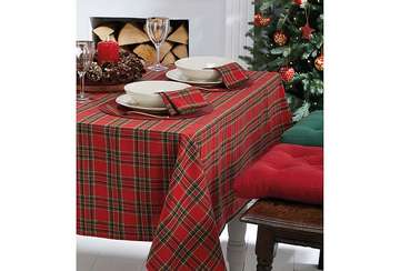 Festive tartan tablecloth (130x230cm) - Walton & Co 