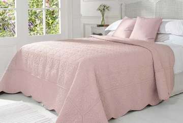 Victoria quilt king french rose (260x260cm) - Walton & Co 